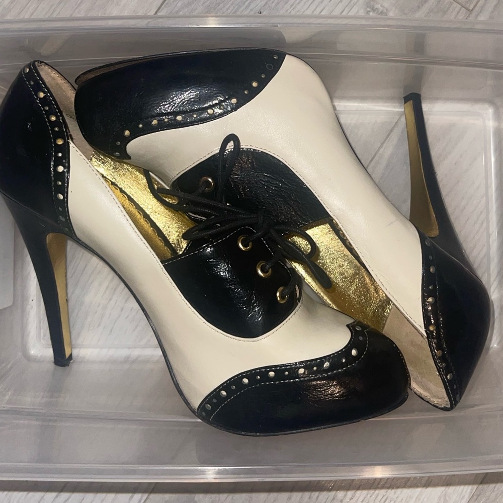 barely used BEBE heels